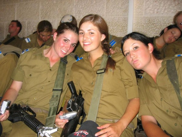 Israeli Female Soldiers. South Korean Female Soldier