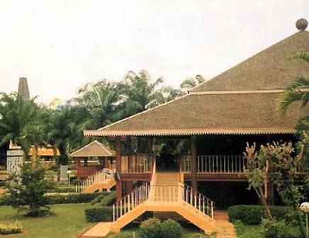 Traditional House in Indonesia – Mannaismaya Adventure's Blog